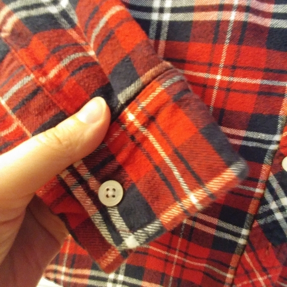 Flannel button-up shirt. - Picture 4 of 5